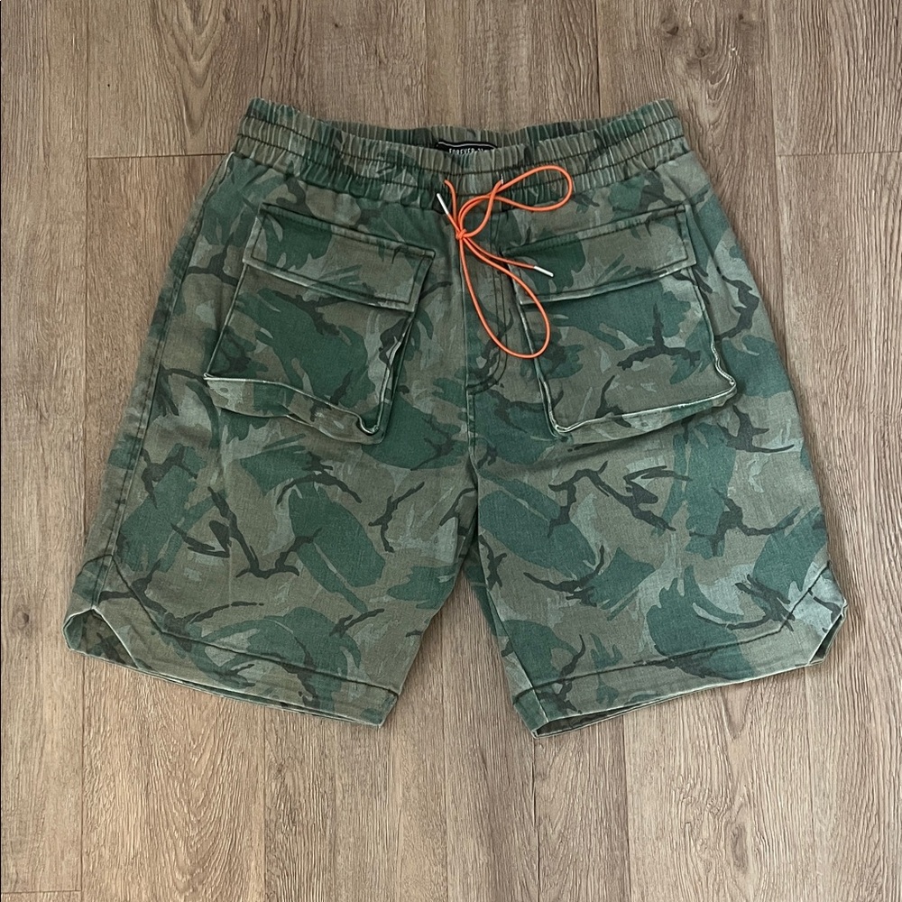 Forever 21 Green Camouflage Cargo Shorts